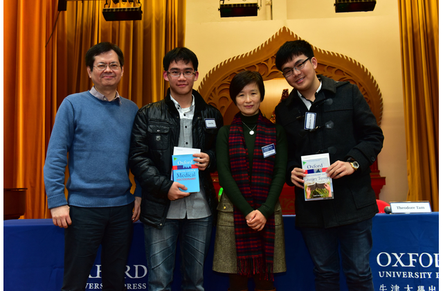A big round of applause for the speakers.
