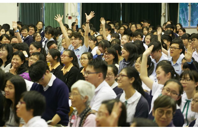 問答環節，同學反應熱烈，踴躍發問。