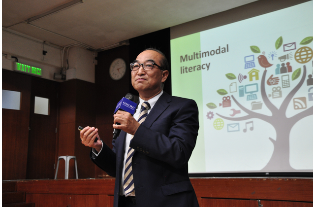 Dr Paul Sze explaining the importance of Multimodal Literacy