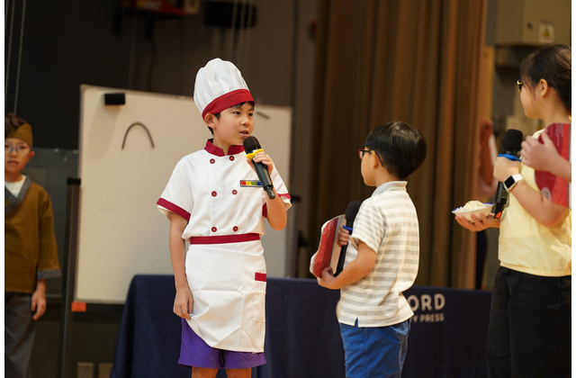 The students demonstrated impressive creativity and English skills in their presentations. 